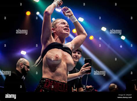 daniella helmsley flash uncensored|Kingpyn Boxing results: Daniella Hemsley flashes audience after。